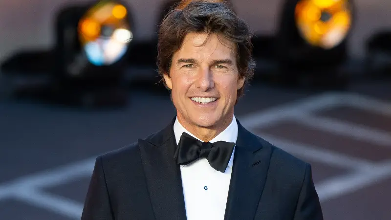 how old is tom cruise